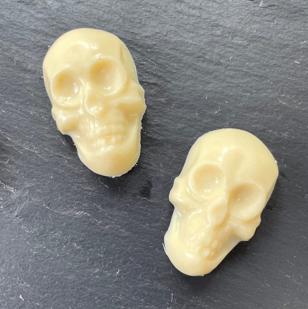 White chocolate skull cake toppers decoration
