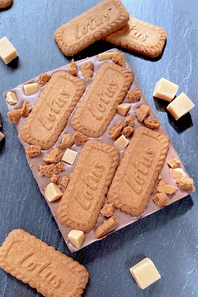 Chunky Belgian milk chocolate covered with lotus biscoff biscuits and fudge