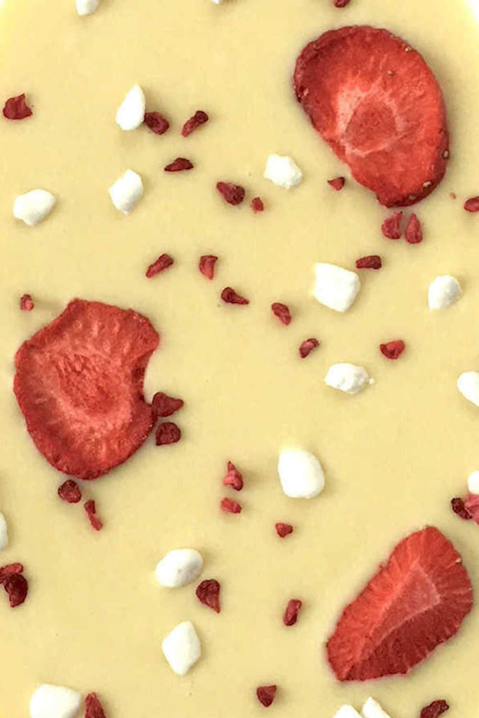 White Chocolate with strawberries, raspberries and meringue 